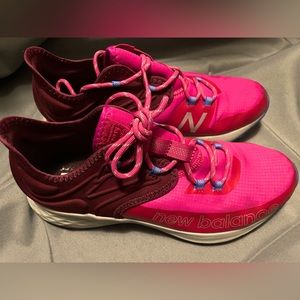 Maroon & Pink Fresh Foam Roav - Big Kids 7/Women’s 8.5